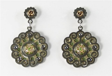 Sage-Neutral Scallop Earrings