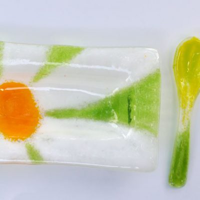 Small Glass Daisy Server with Spoon-Knife Set